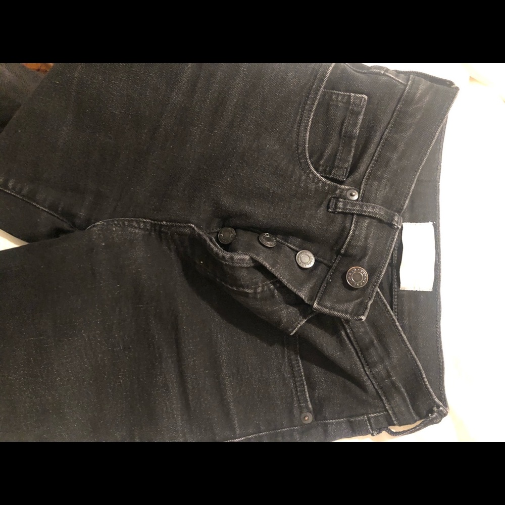 Everlane straight leg black jeans. 28” inseam